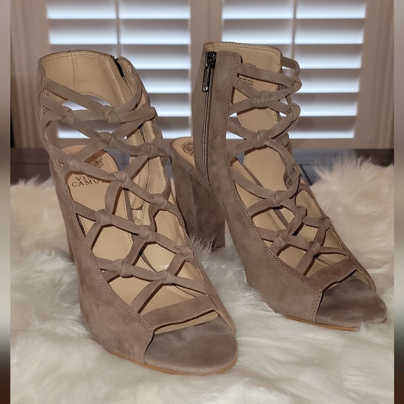 Vince Camuto open toe booties - Picture 2 of 6
